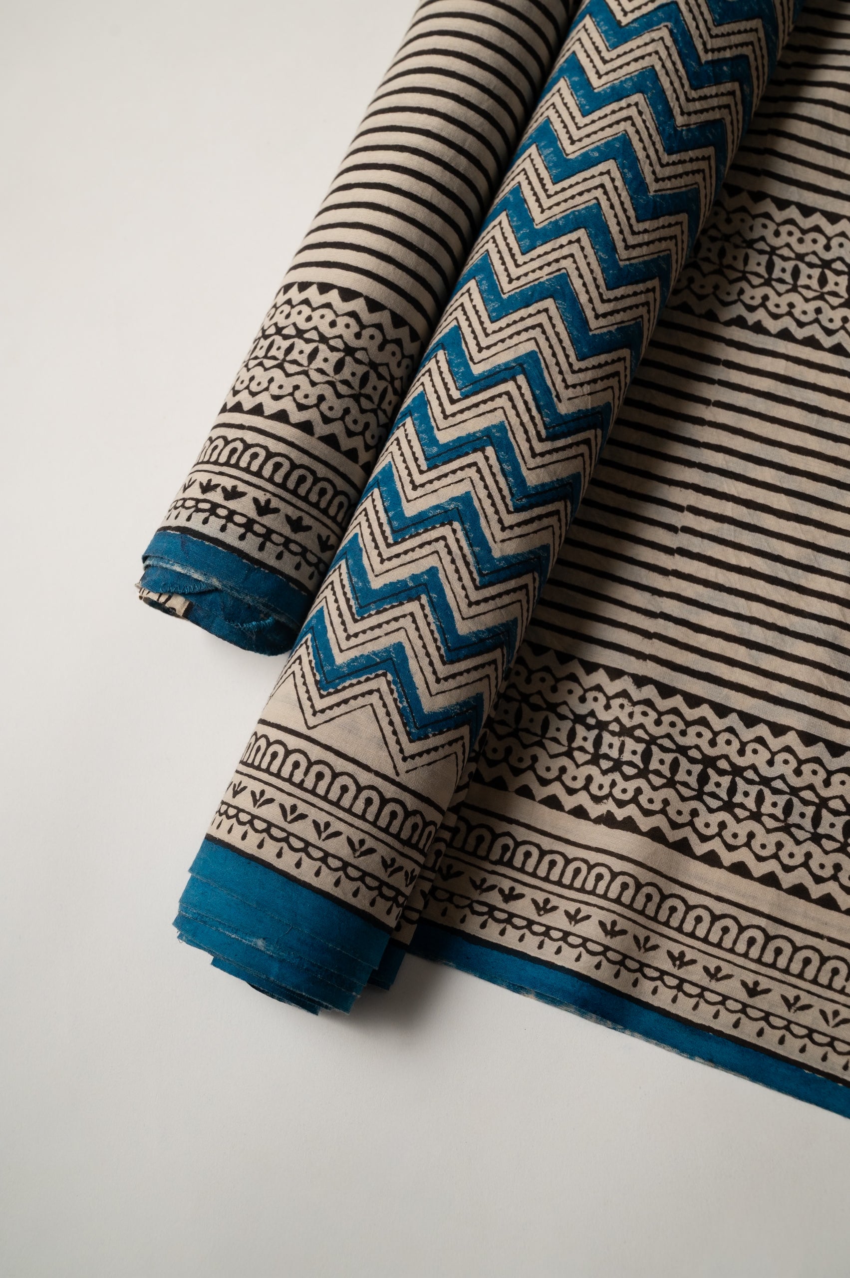 Neel Rekha Mul Cotton Suit