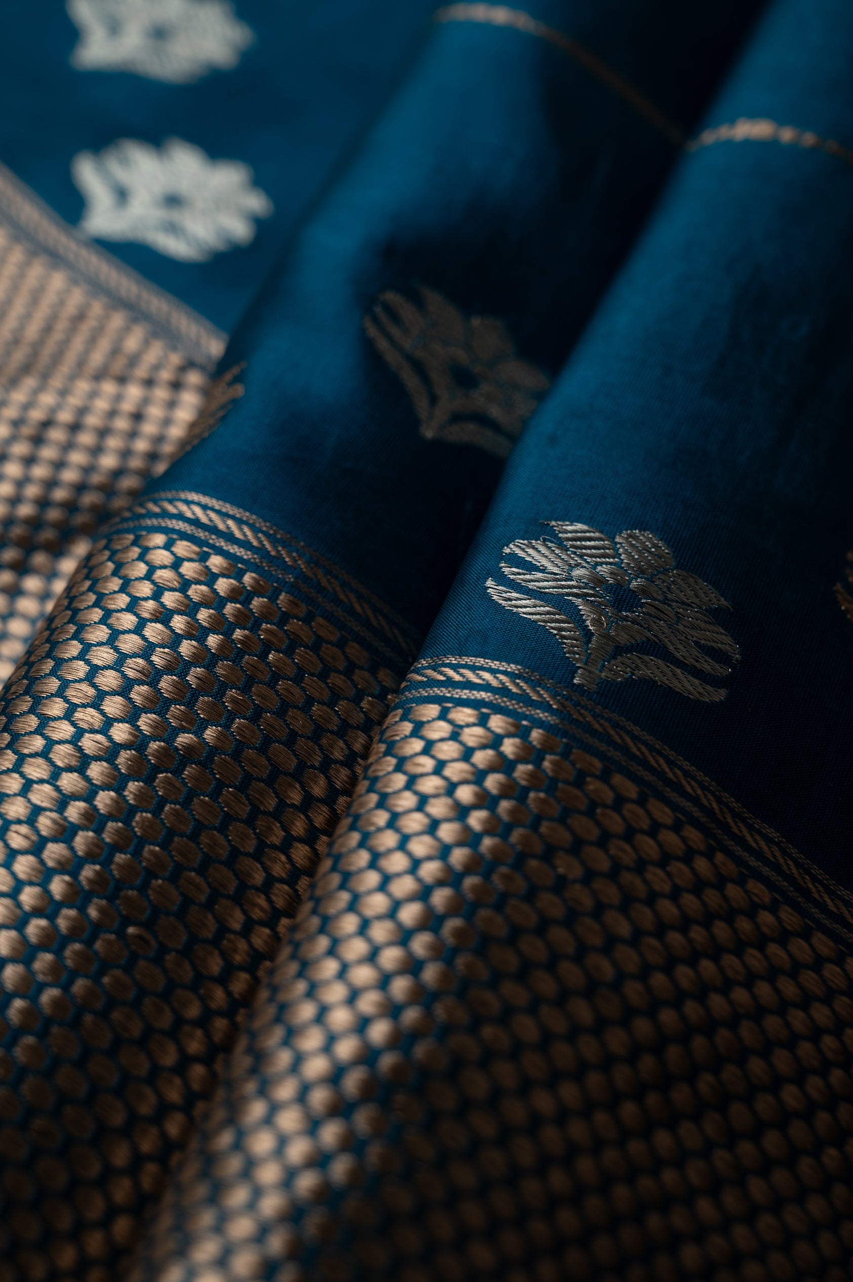 Neelam Sona-Rupa Kadwa Silk Sari