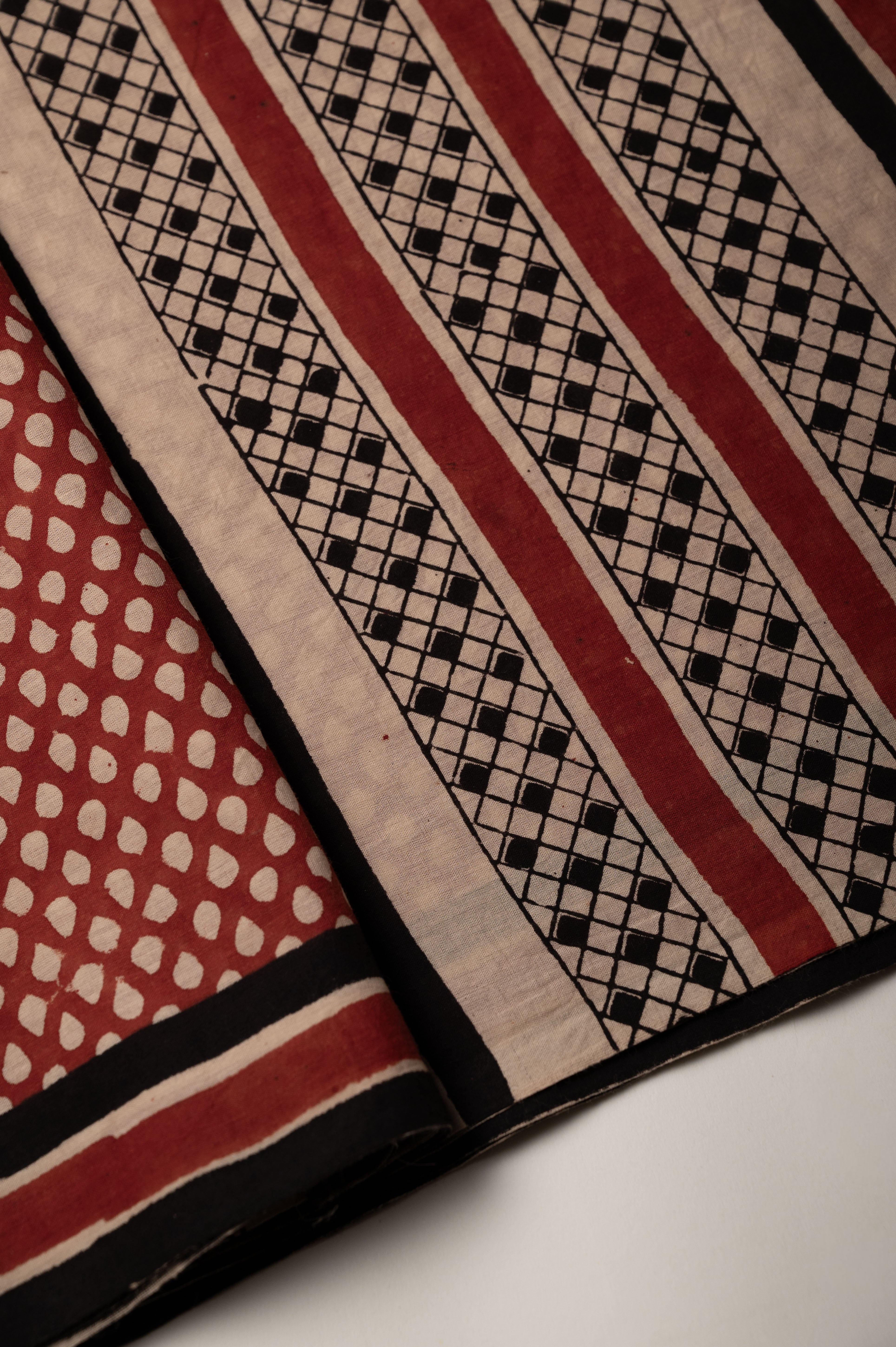 Bindu Mul Cotton Sari