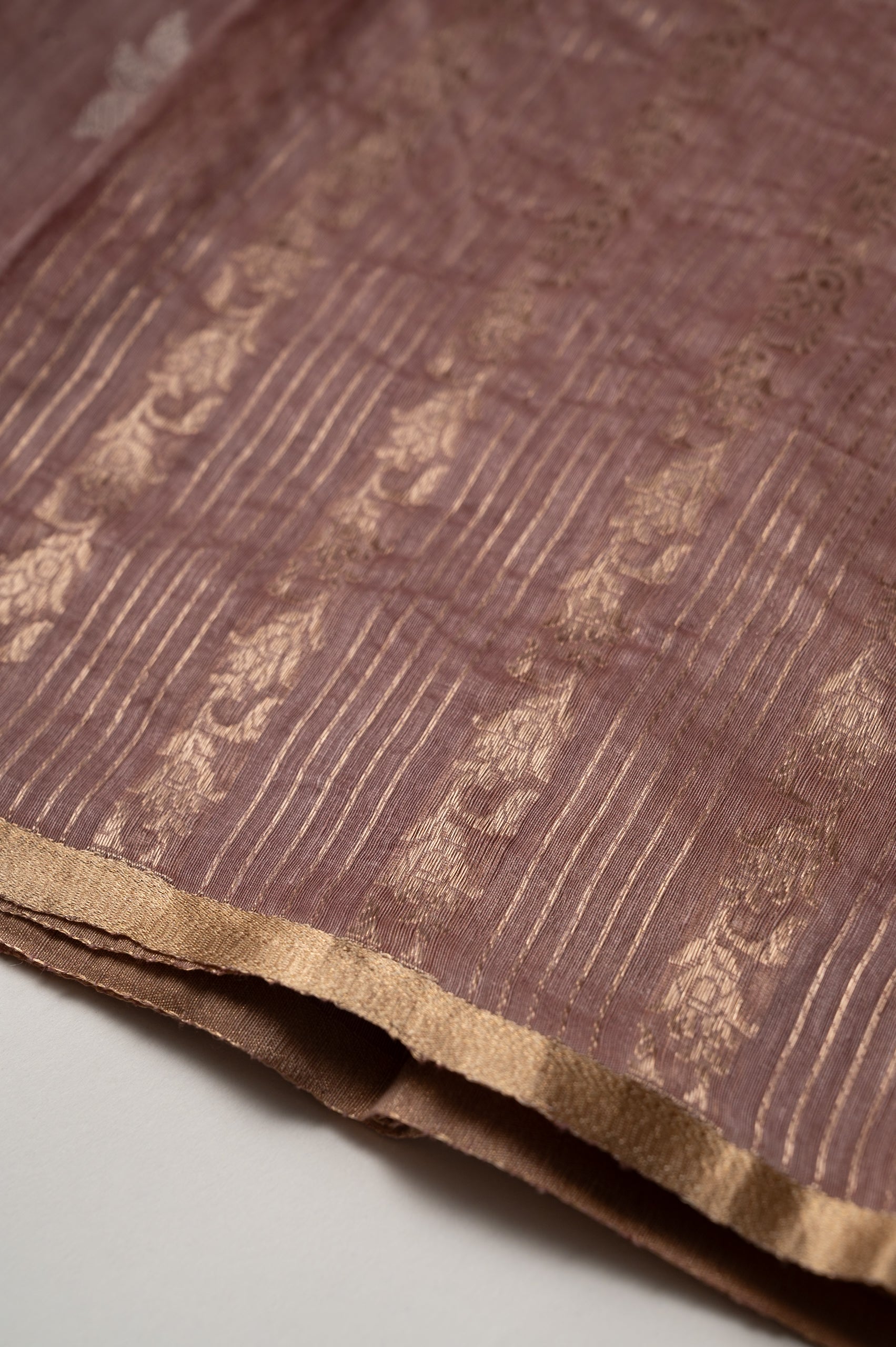 Gulaab Linen Zari Sari