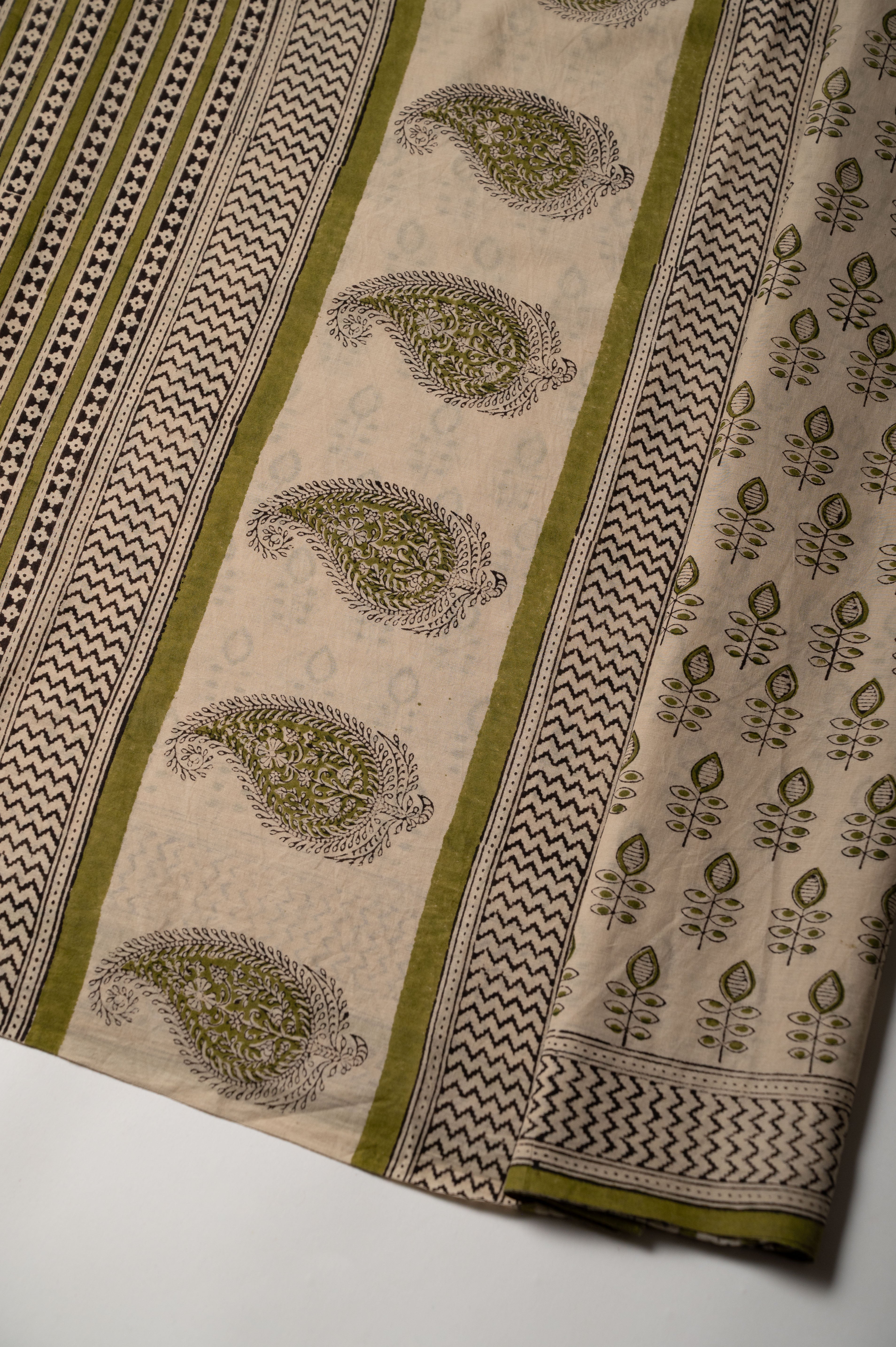 Harini Mul Cotton Sari