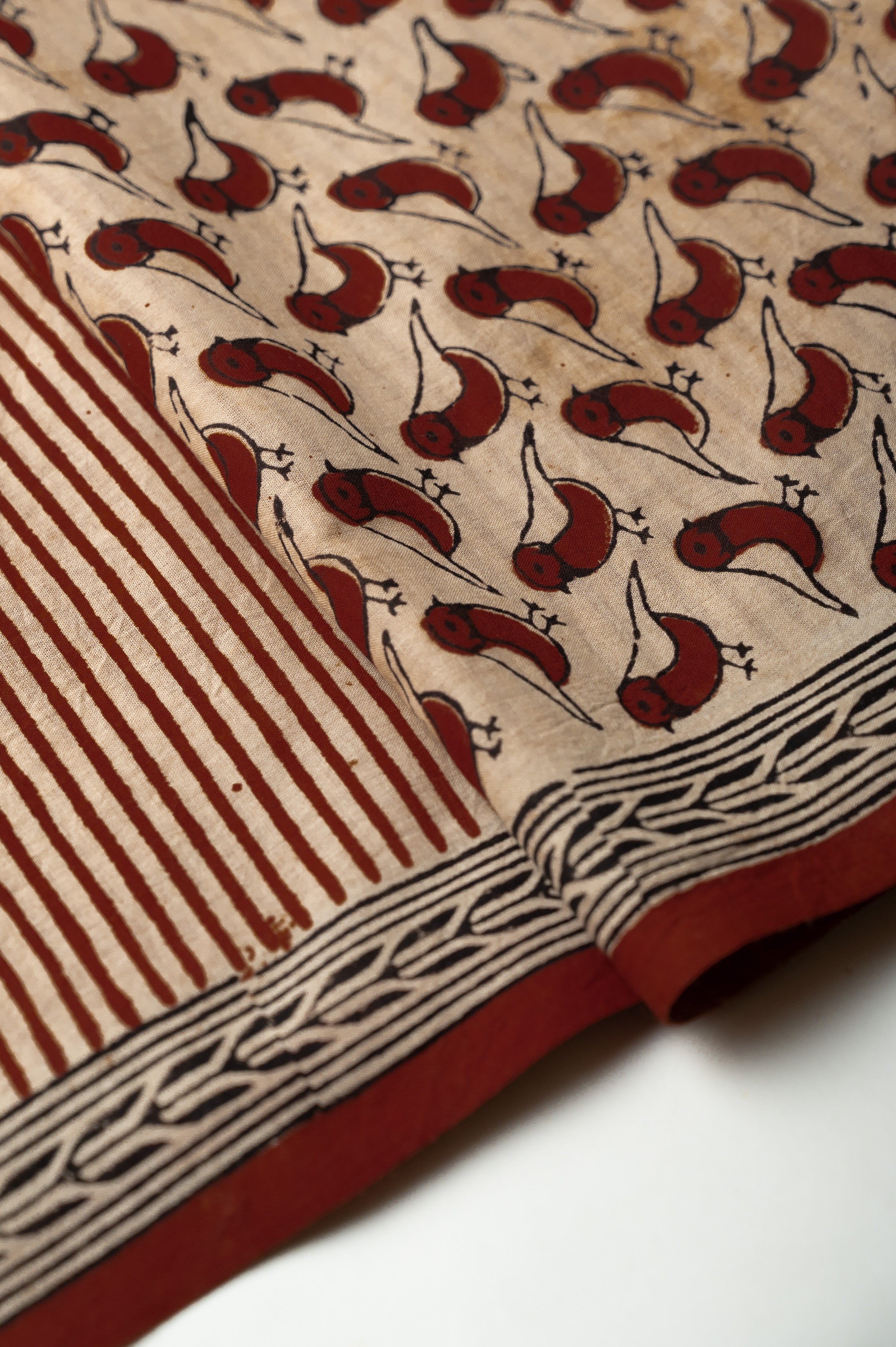 Laal Pakhi Mul Cotton Sari