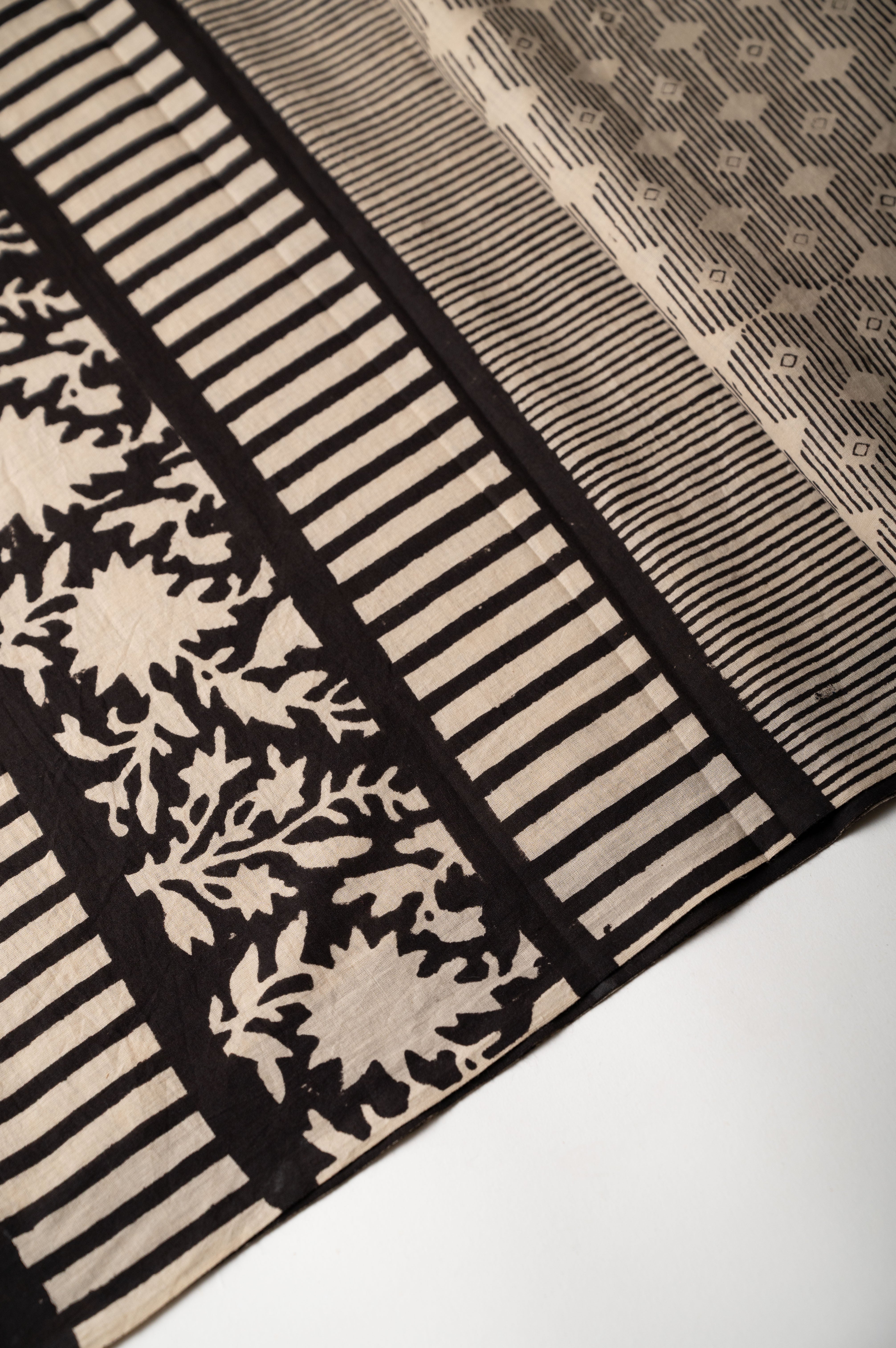Raag Rekha Mul Cotton Sari