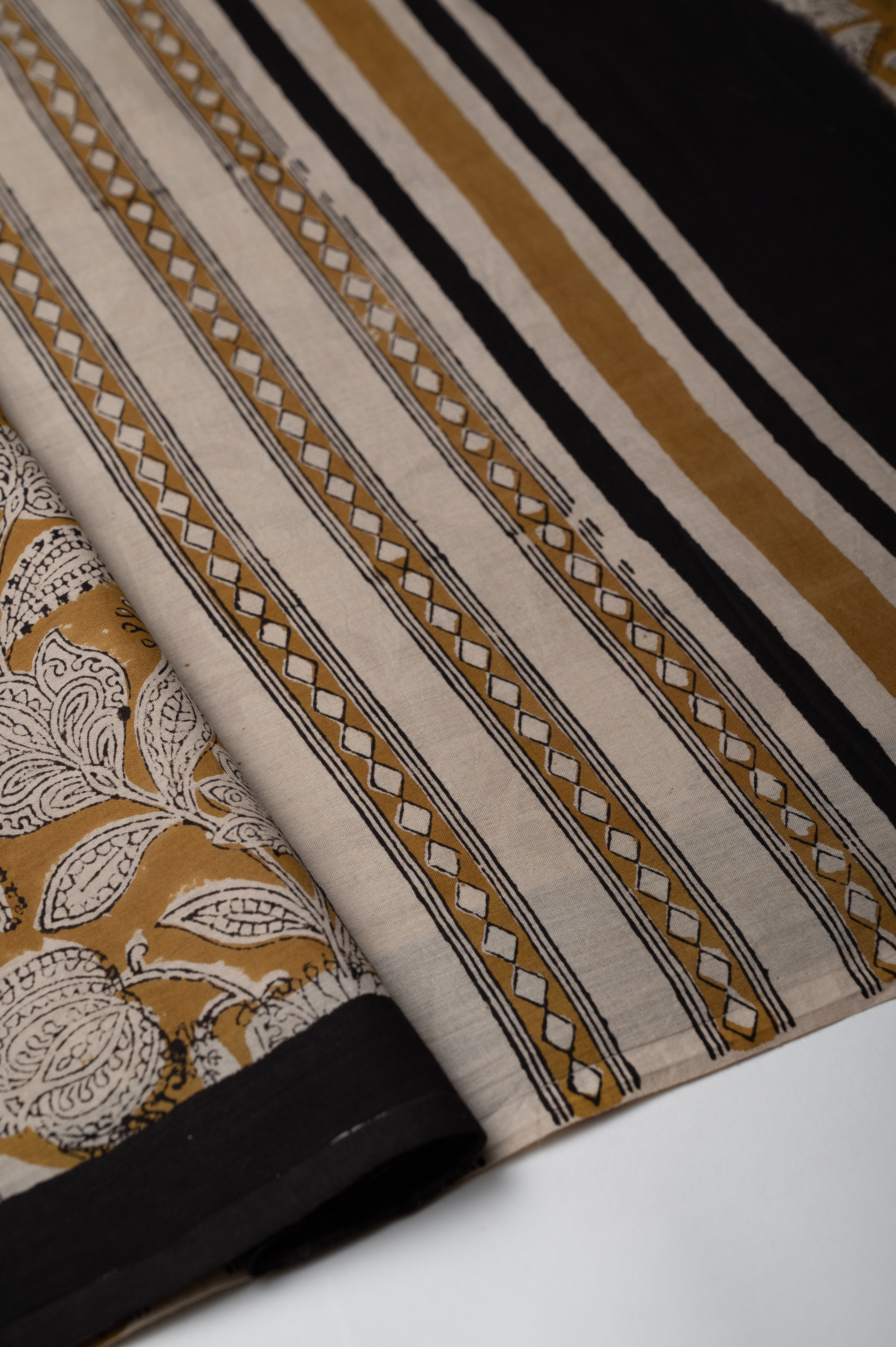 Suvarna Mul Cotton Sari