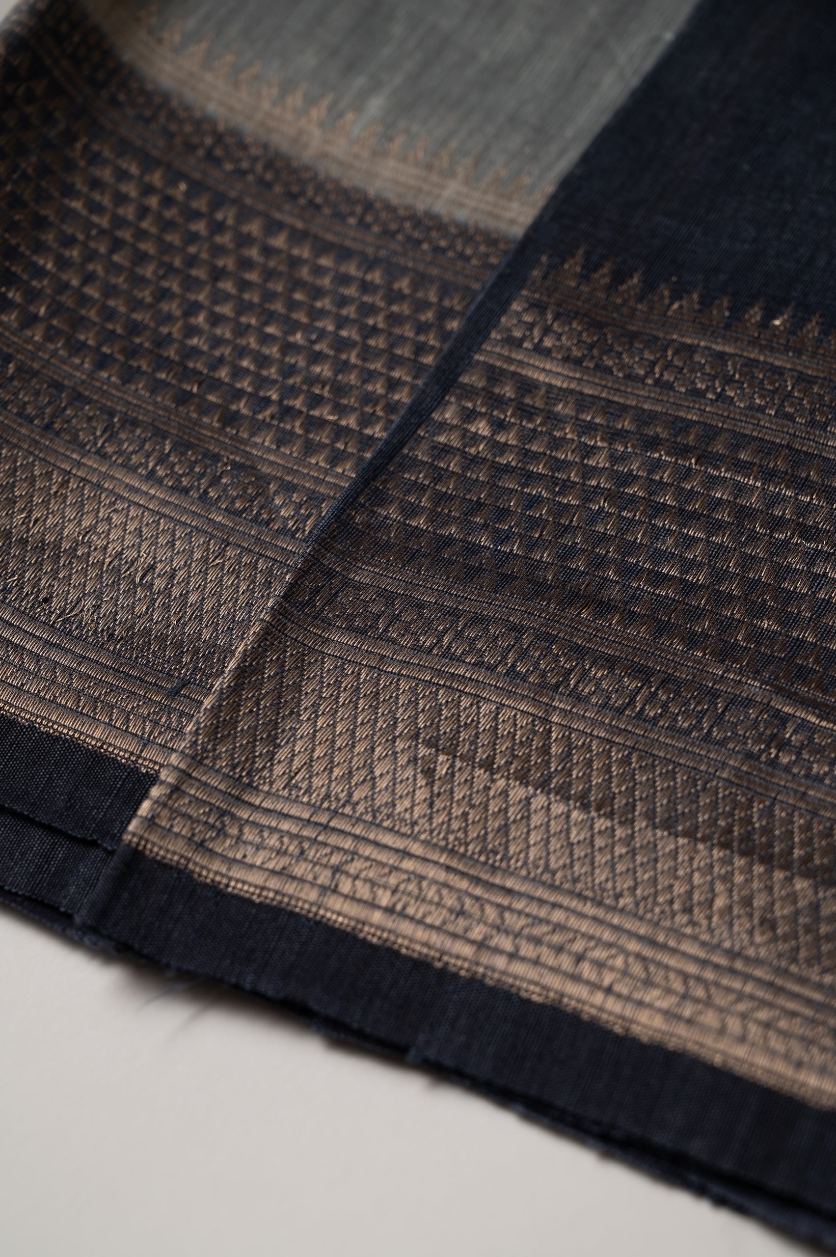 Aasman Linen Zari Sari