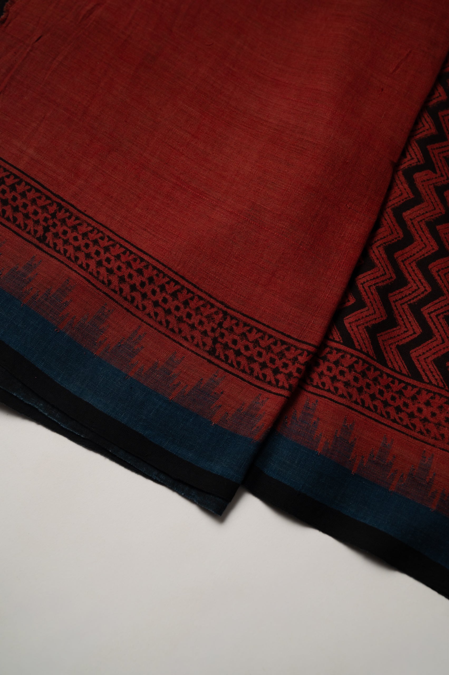 Gerua Neel Handspun Coarse Cotton Sari