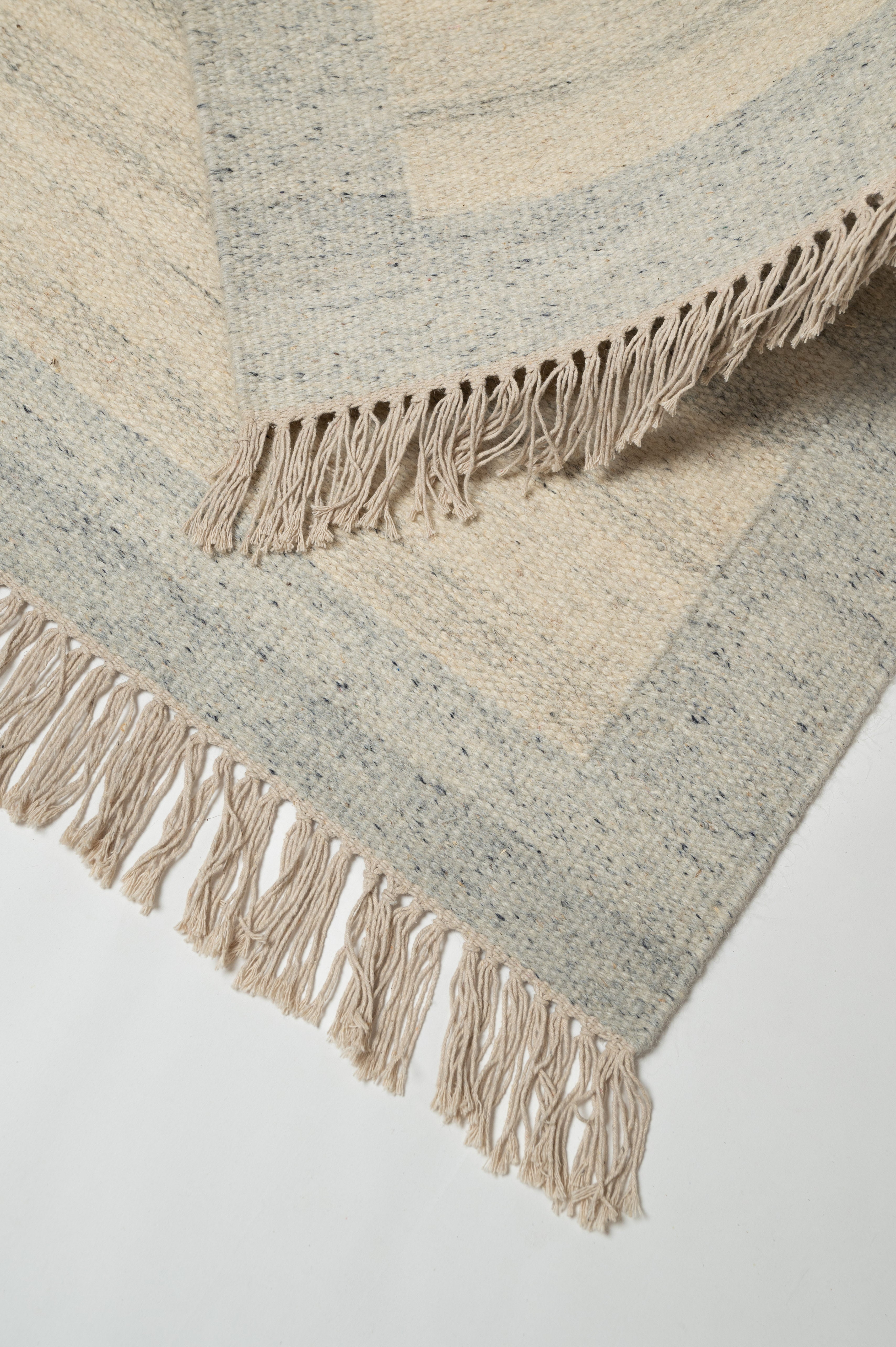Nirvaan Neel Rug