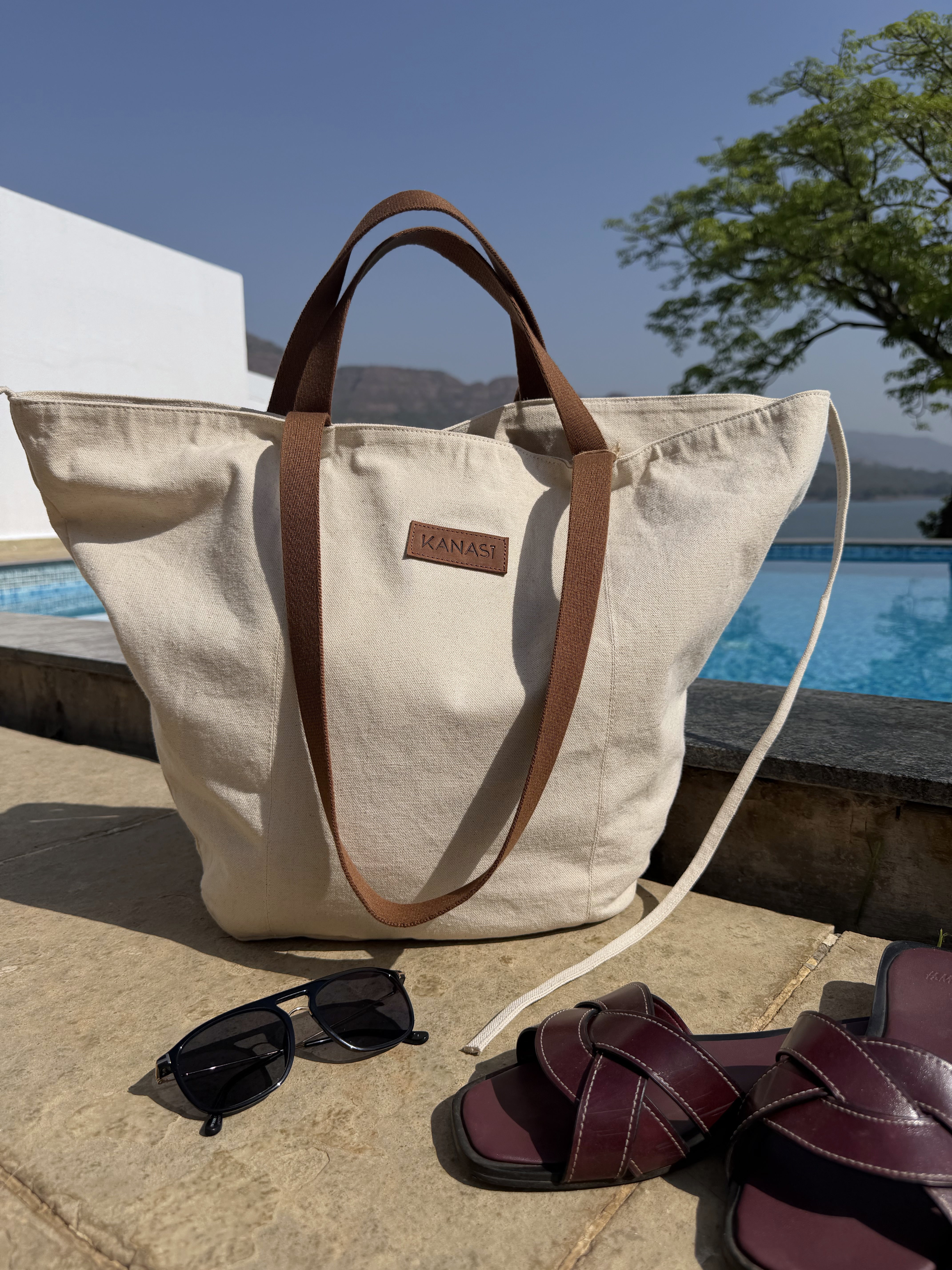 Kanasi x Burlap Bucket Tote