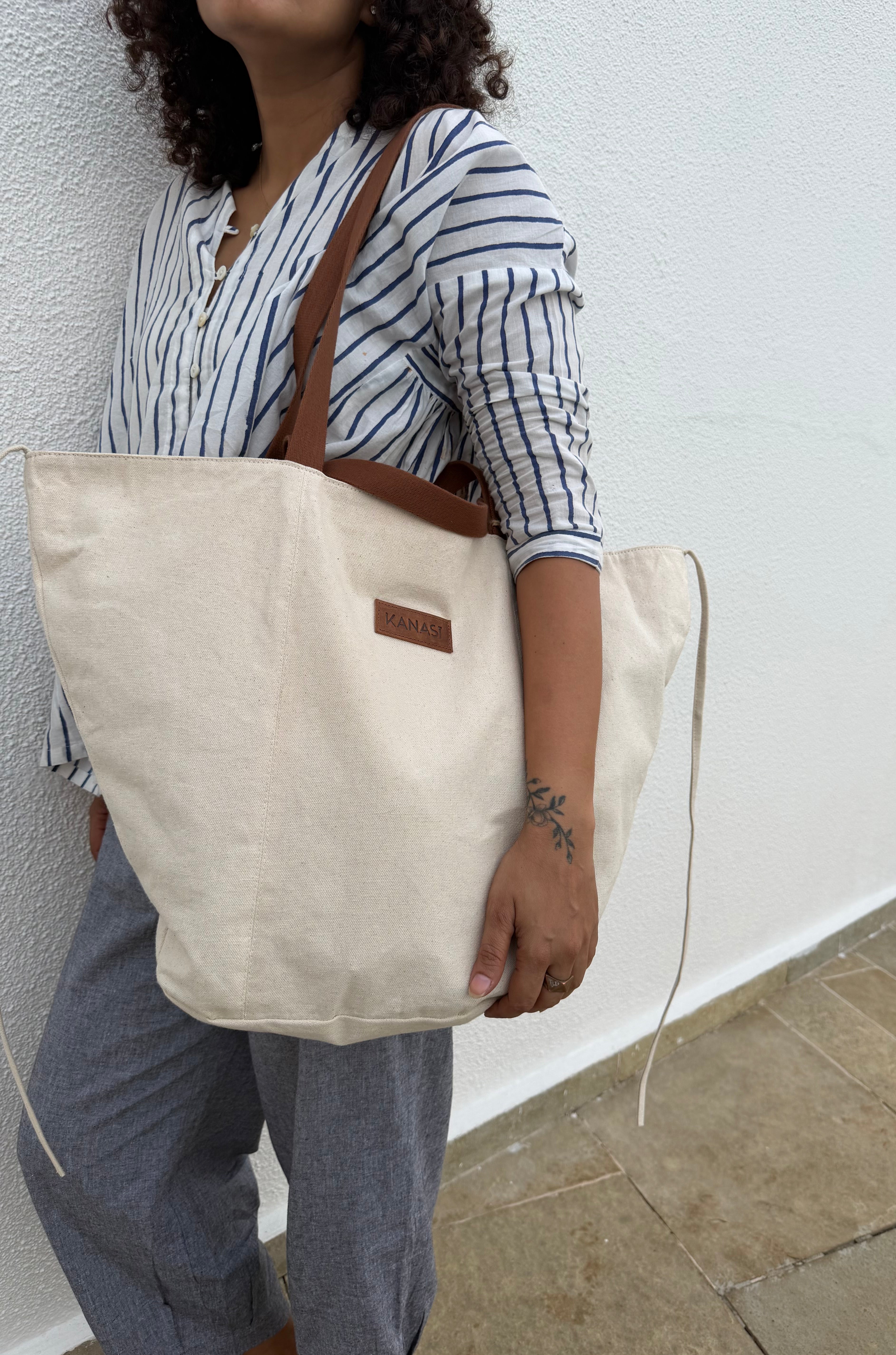 Kanasi x Burlap Bucket Tote