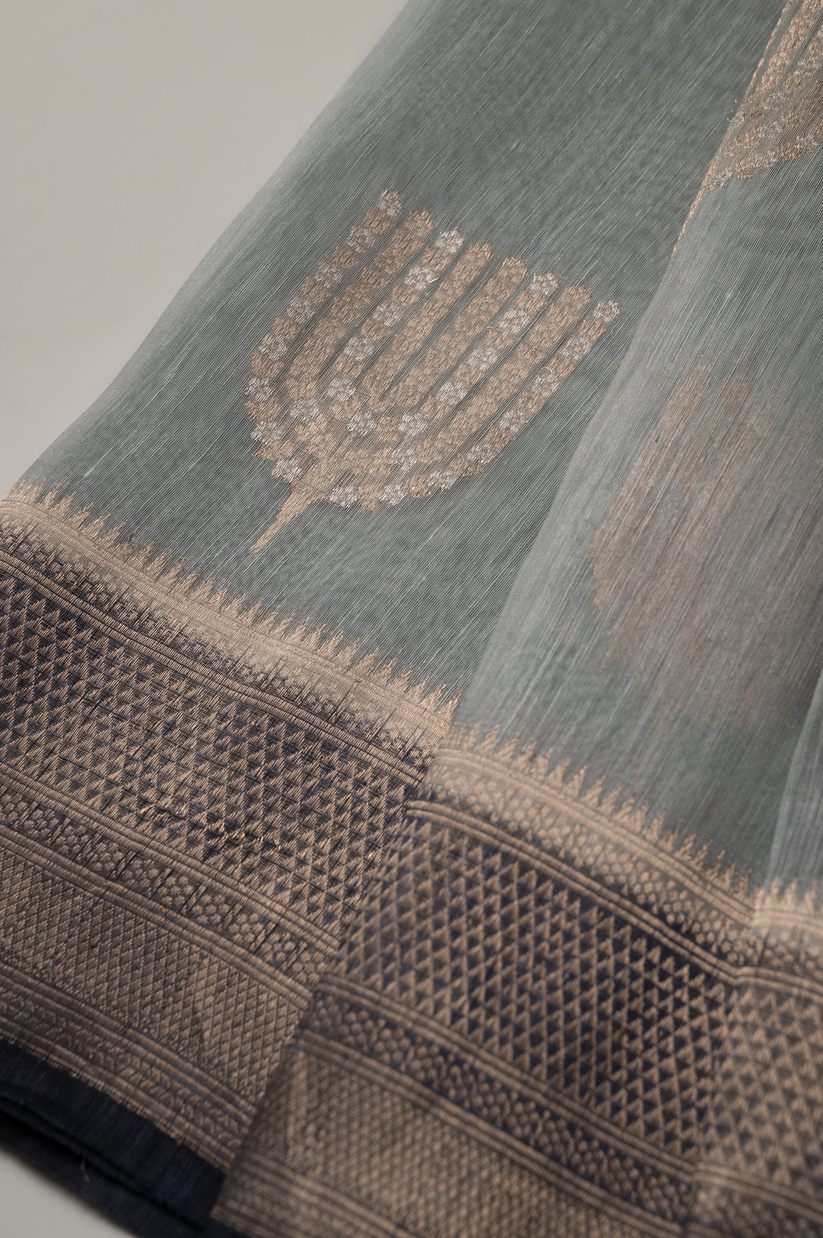 Aasman Linen Zari Sari
