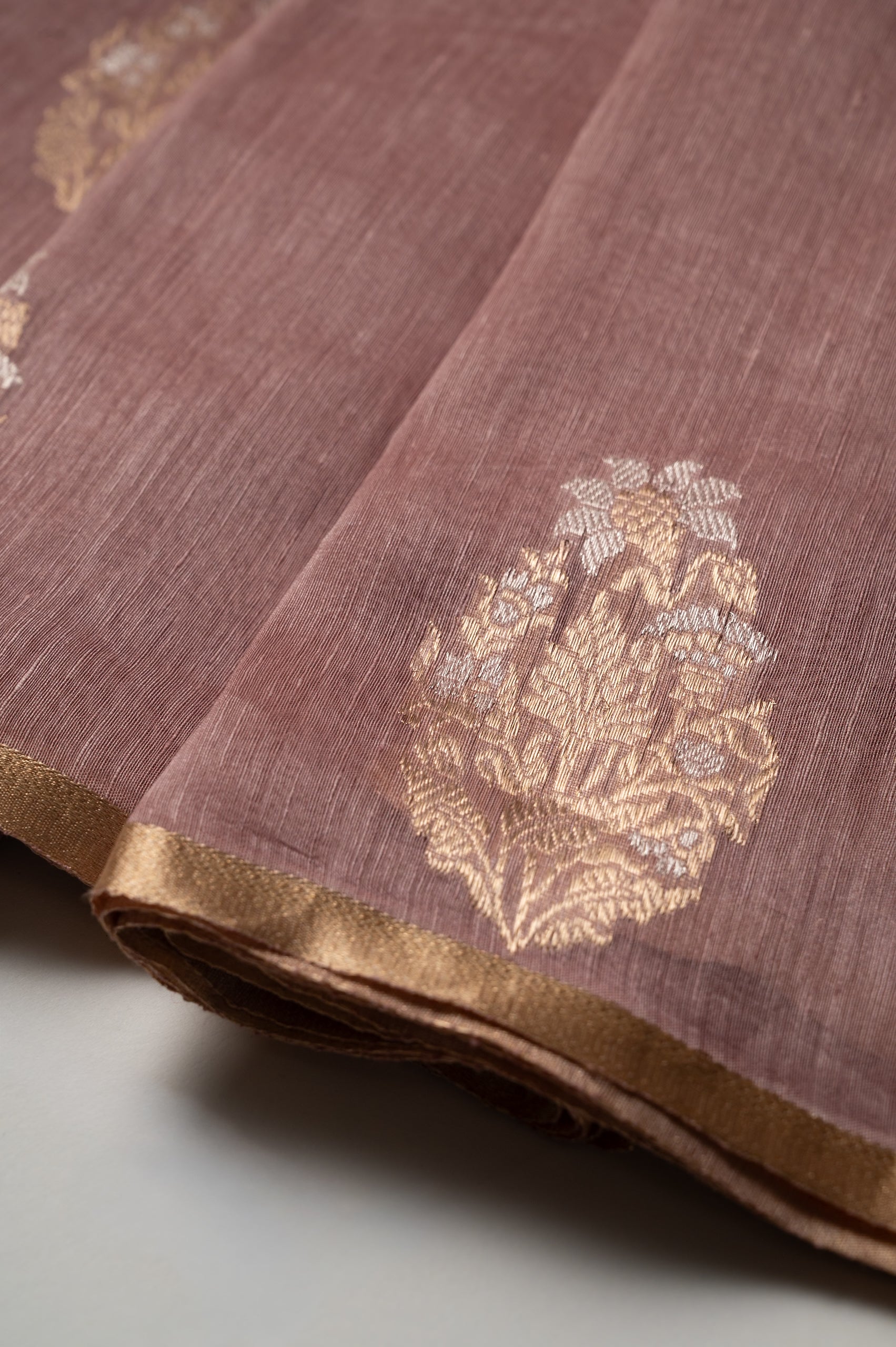 Gulaab Linen Zari Sari