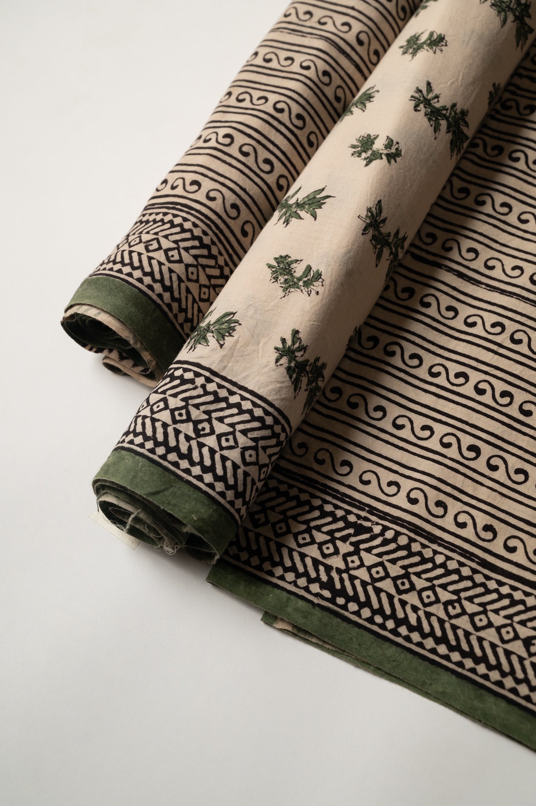 Harith Phool Cotton Suit