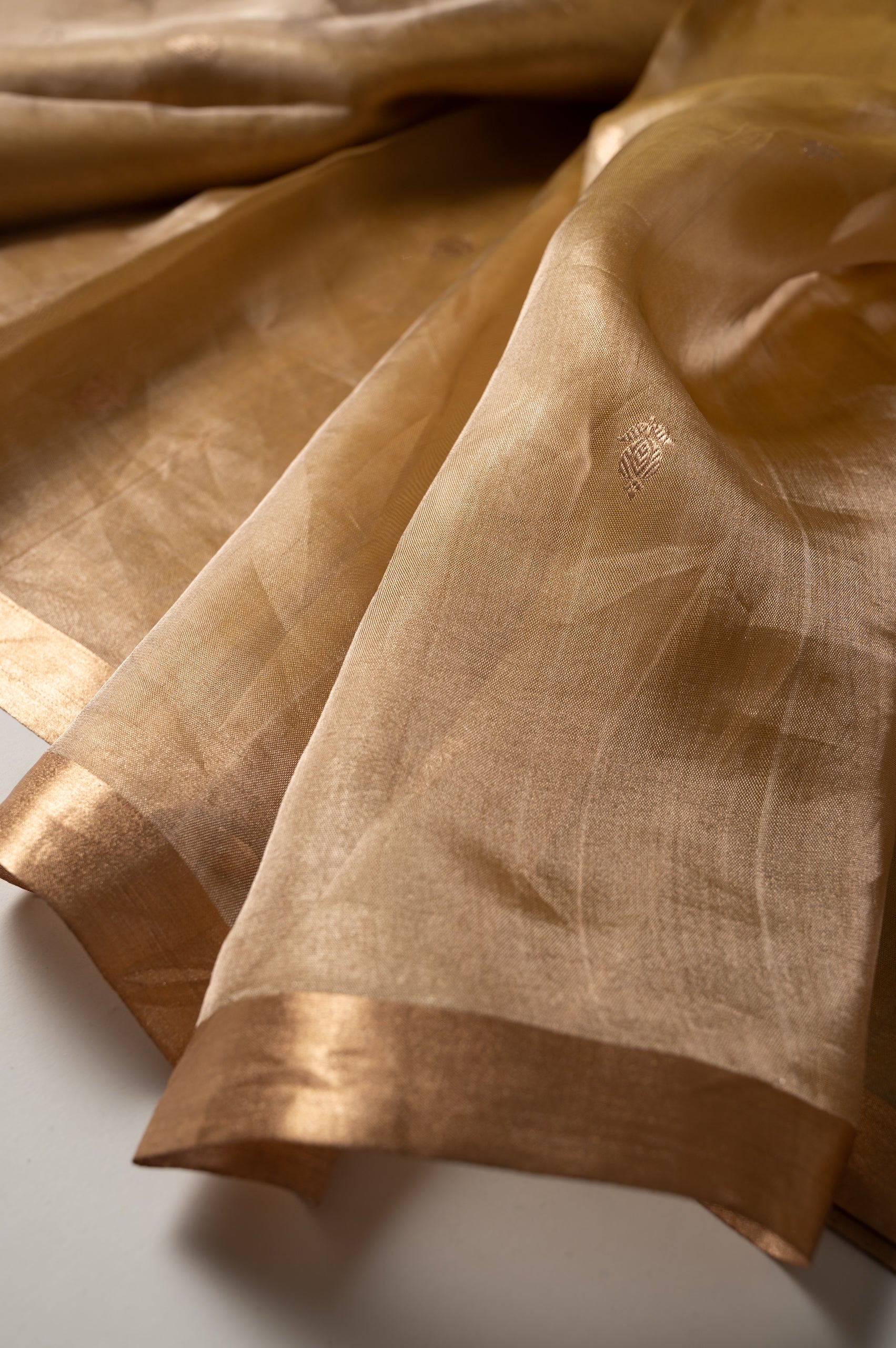 Kanchan Kadwa Tissue Silk Sari