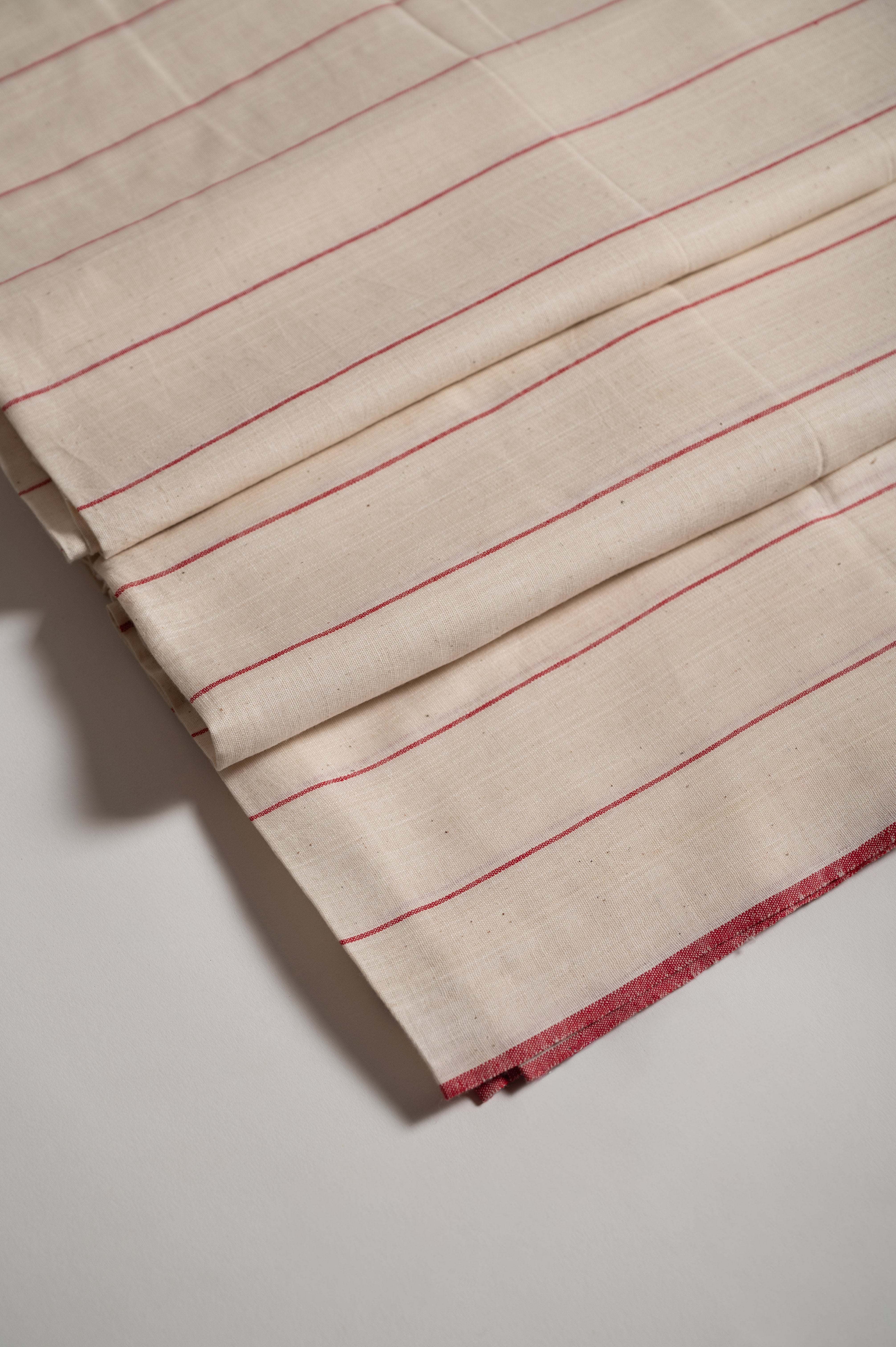 Laali Rekhta Handspun Cotton Thaan