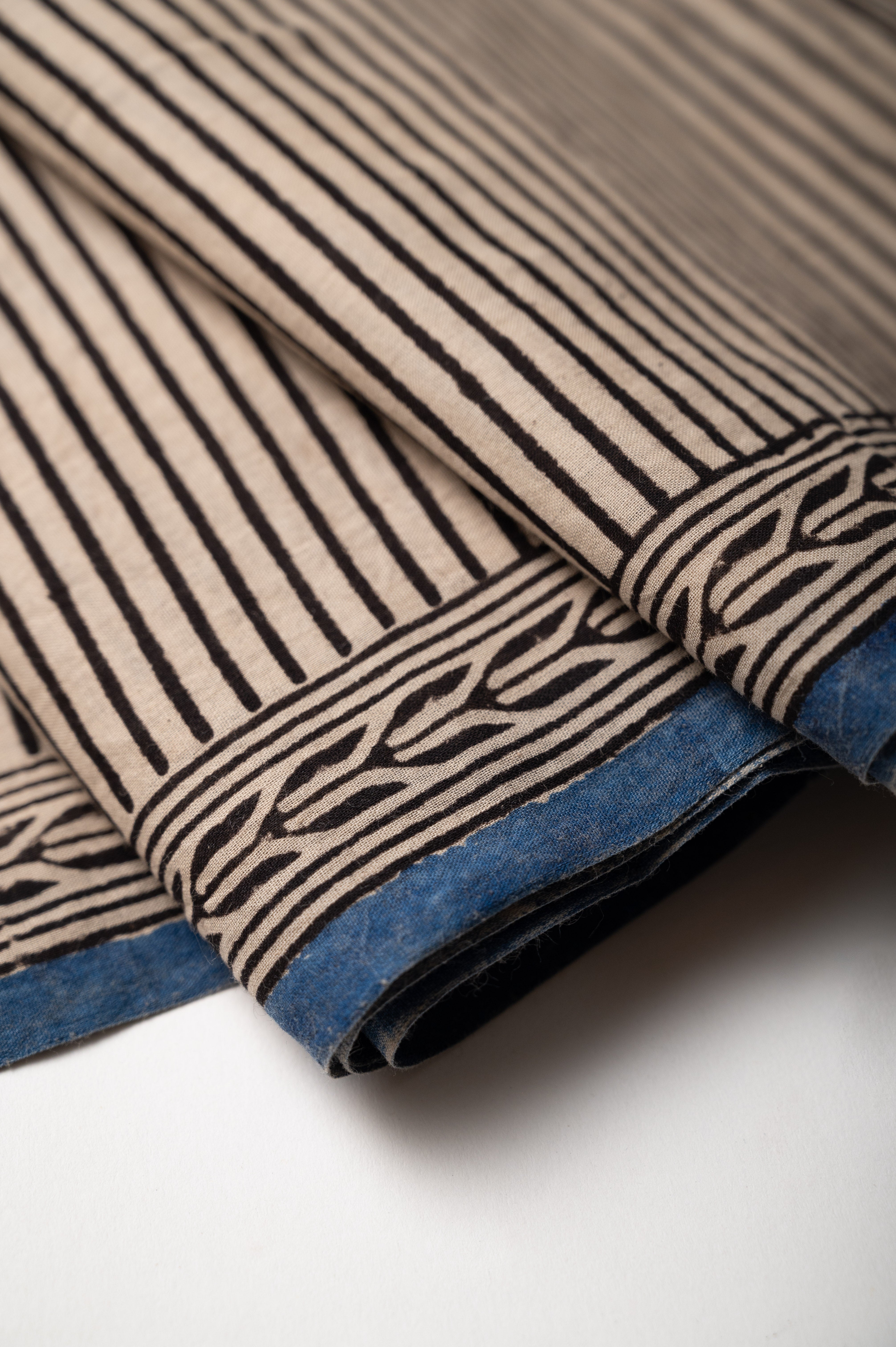 Neel Pakhi Mul Cotton Sari