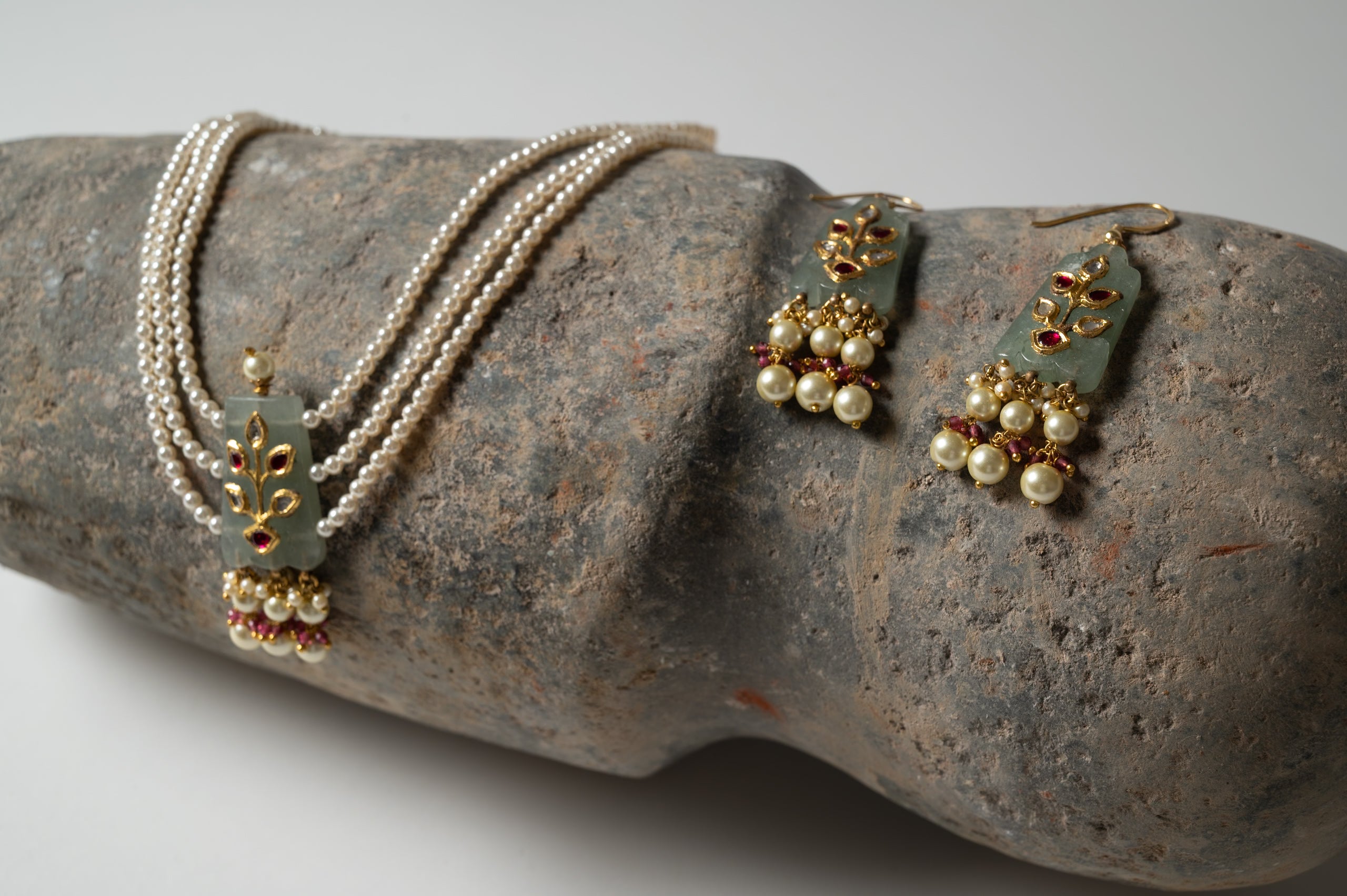 Vasundhara Jade Inlay Set