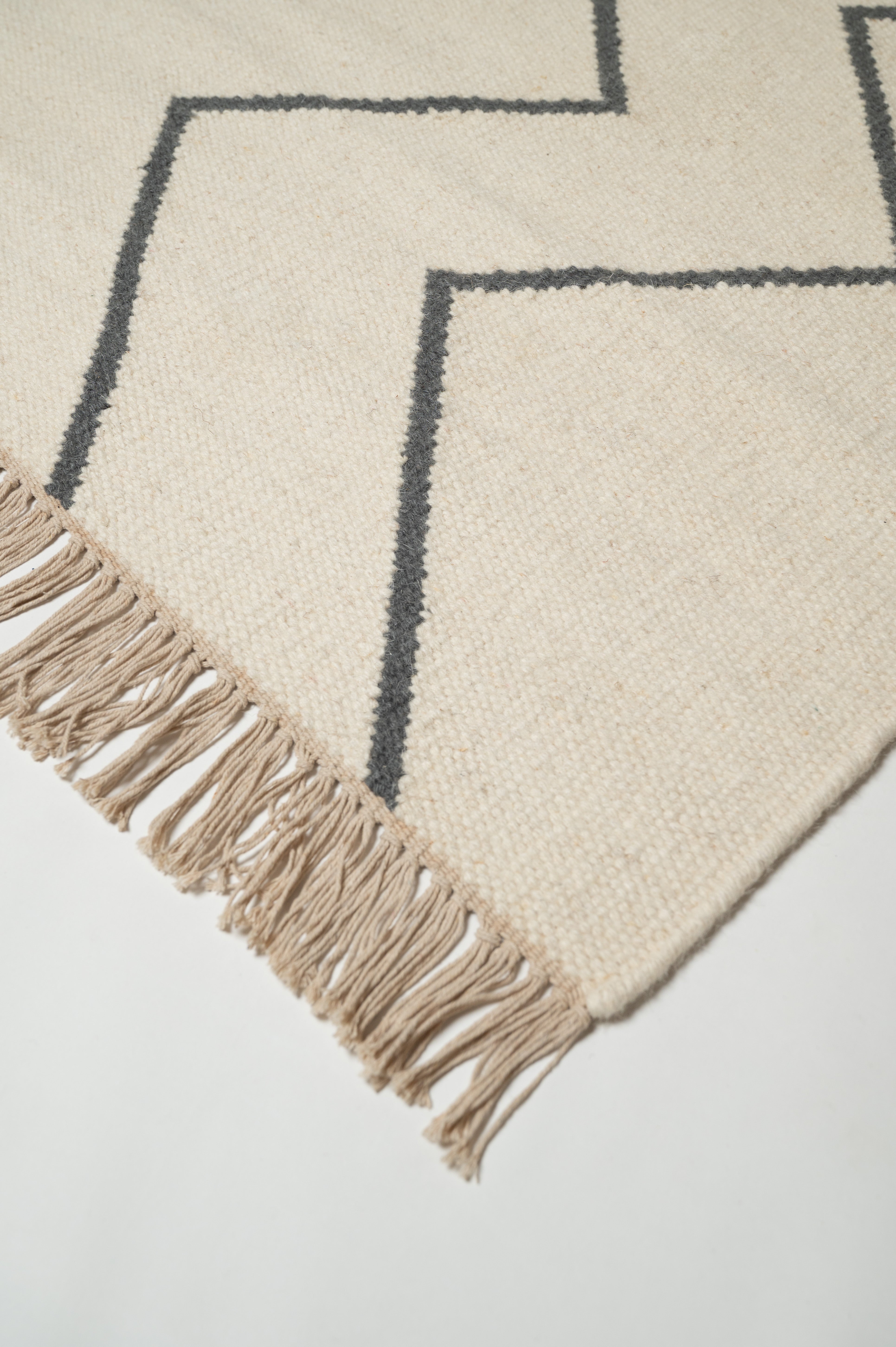 Dhoosar Leher Rug