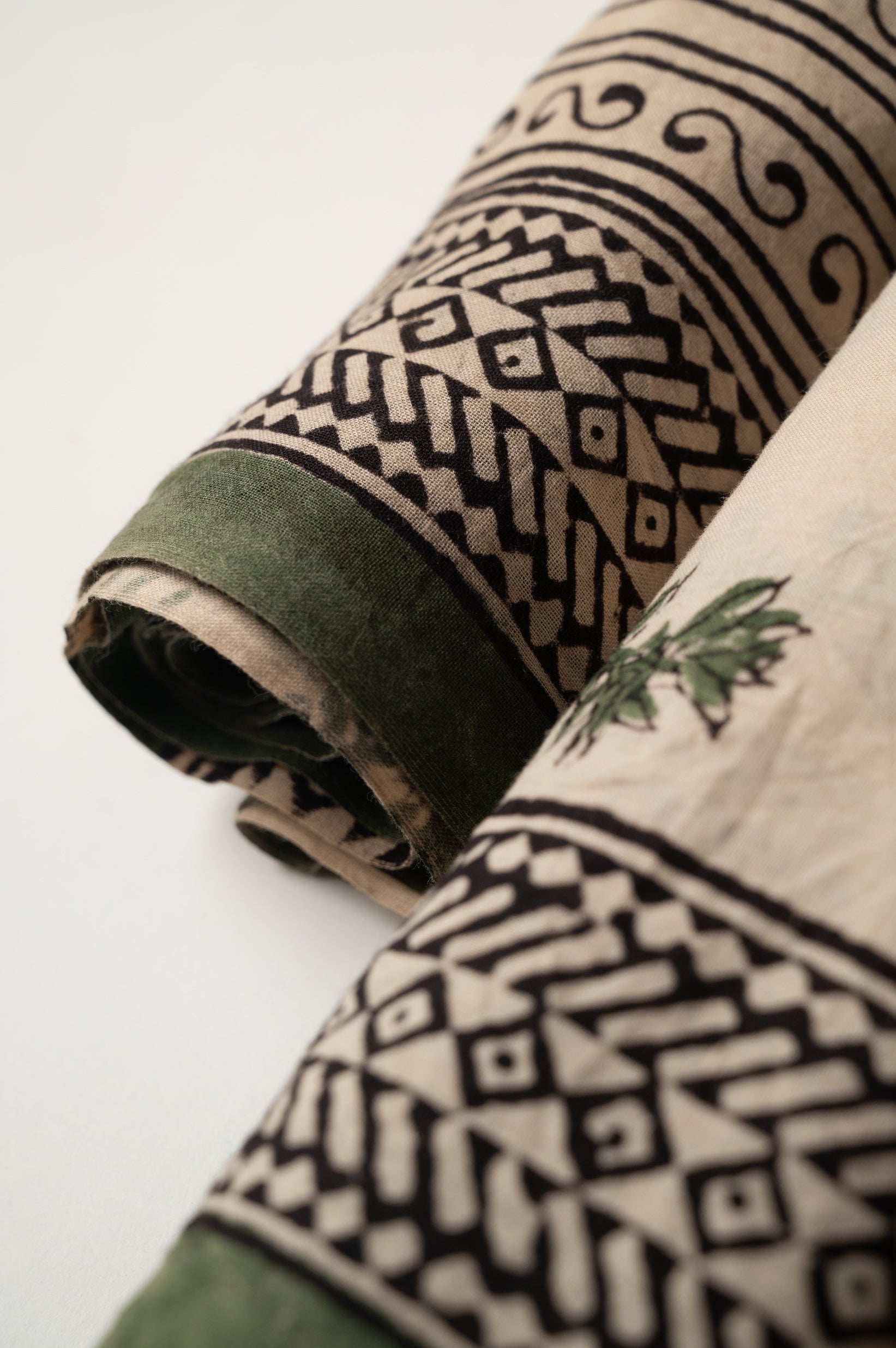 Harith Phool Cotton Suit
