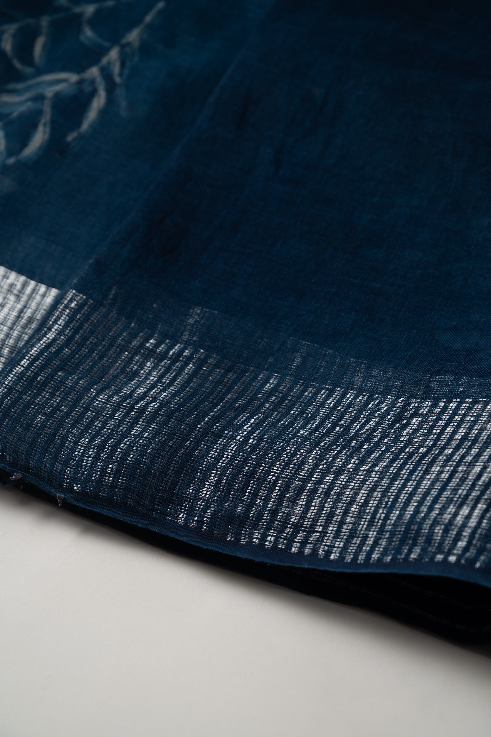 Neel Dhaara Linen Sari