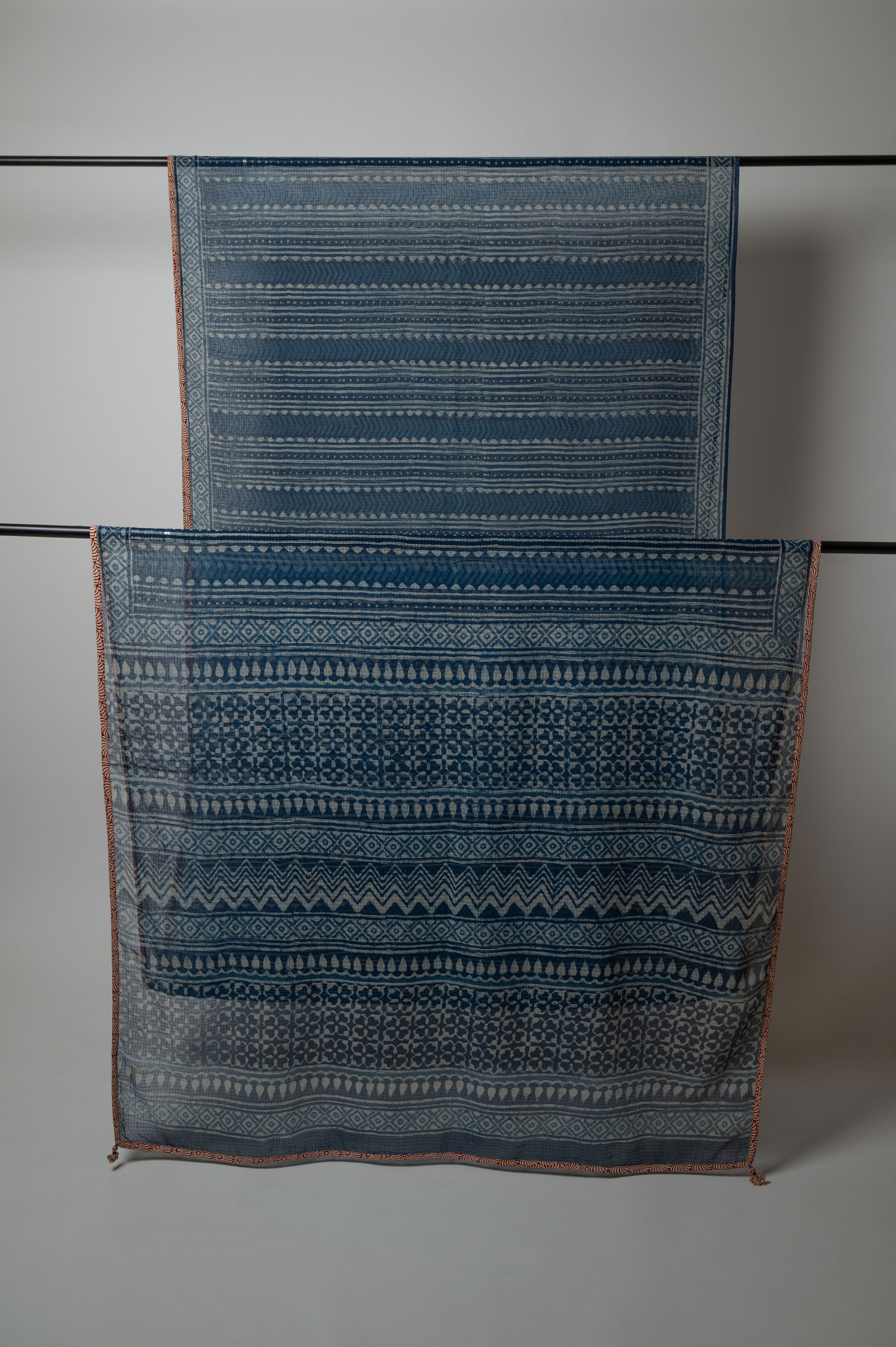 Neela Kota Doria Sari